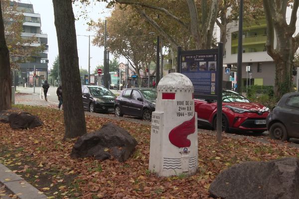 Une borne de Koufra a été installée à Strasbourg le 20 novembre 2010 dans le quartier du port du Rhin.