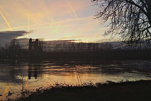 Pont de Groslée, à Brangues