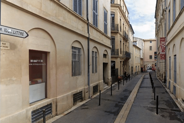 Nîmes - rue de l'Agau dans le centre-ville - archives.