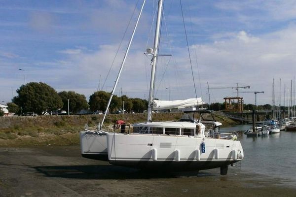 Le catamaran "Rêvesdo" à La Rochelle avant son départ le 13/08/2014