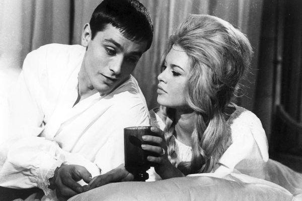 Le couple Delon et Bardot dans "Amours célèbres", film de Michel Boisrond en 1961.