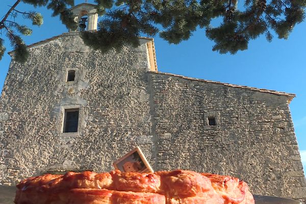 Des fèves spéciales pour la galette des rois, à Aubais : elles ont été fabriquées en France à l'image des monuments de ce village gardois.