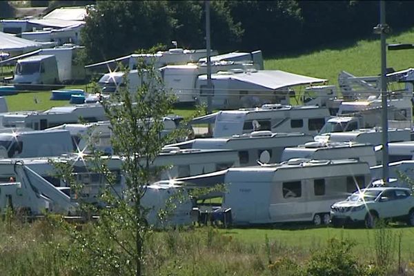 Les gens du voyage sur le site de la Malcombe à Besançon