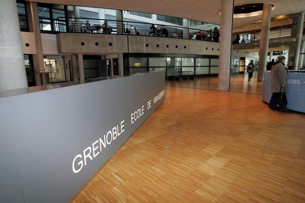 L'école de management de Grenoble porte plainte contre X après des propos antisémites tenus par des étudiants sur un réseau social -30 avril 2023