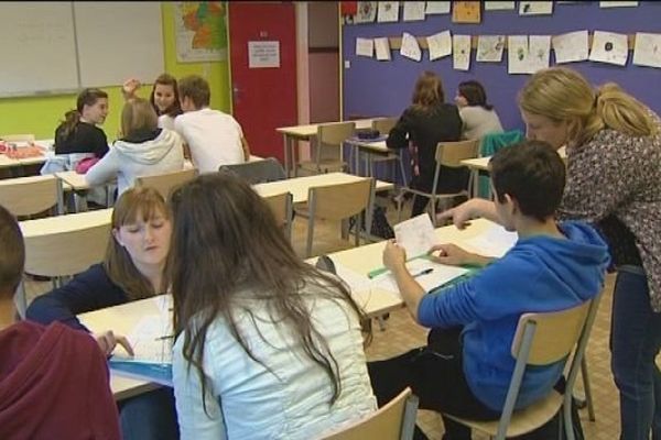 Les élèves du lycée Armand Peugeot de Valentigney sont en pleine séance de révisions. 