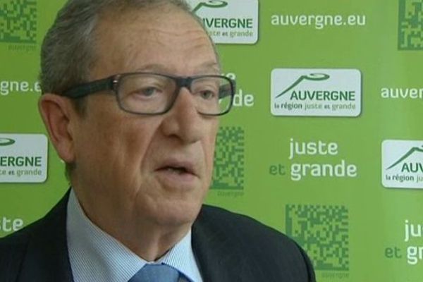 René Souchon, président du conseil régional d'Auvergne, se dit favorable à "une région Massif Central...dont l'Auvergne sera le coeur et Clermont-Ferrand la capitale".