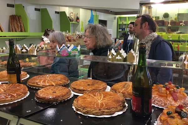 Montpellier - Dans les boulangeries, c'est l'affluence pour acheter la traditionnel gâteau des rois - 05.01.20