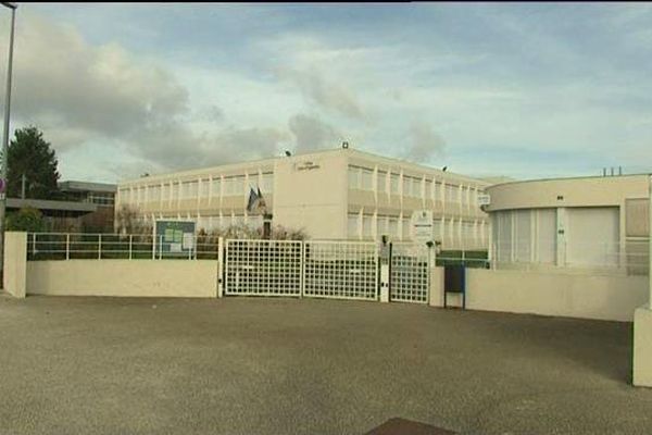 Les faits se seraient déroulés dans le collège du quartier de Villeneuve-les-Salines à La Rochelle