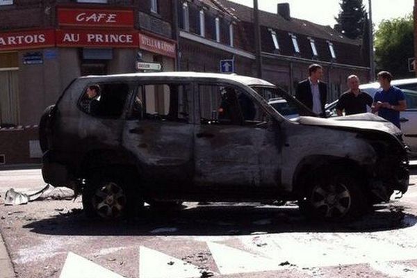 La véhicule qui a servi de voiture-bélier.