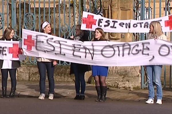 Manifestation infirmiers Charleville-Mézières (04/03/2014)