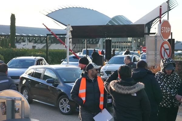 Nouvelle action des chauffeurs VTC à Lyon : une opération escargot aux abords de l'aéroport Saint-Exupéry (22/11/24)