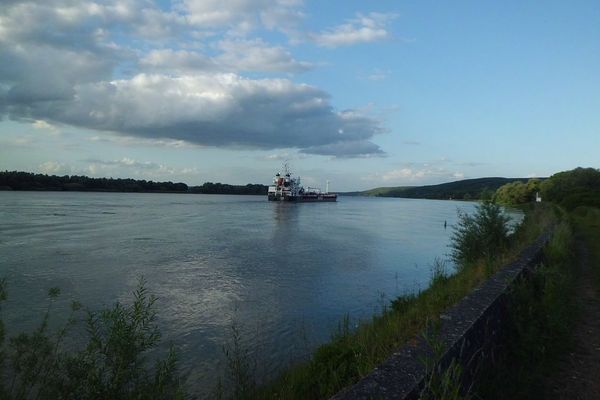 Dans l'Eure, à Vieux-Port, éclaircies et nuages sur les bords de Seine, en ce JEUDI.