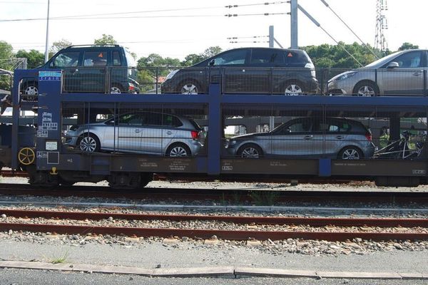 La SNCF envisage la suppression du service auto-train en gare de Lyon à compter du 10 décembre. ©Kvardek du / Wikimedia)