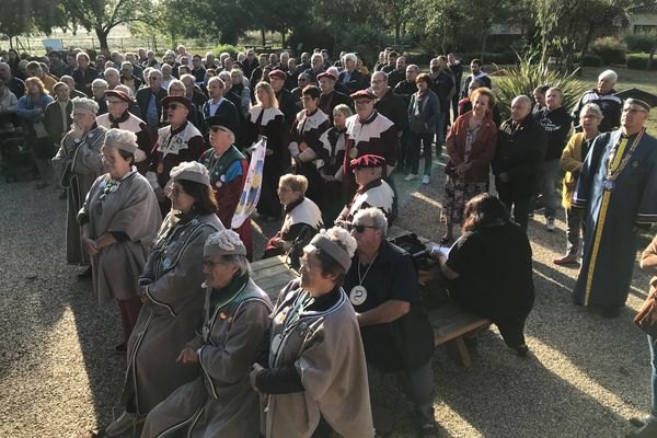 Parmi les défenseurs de la pêche traditionnelle, plusieurs confréries étaient présentes ce lundi 3 octobre.