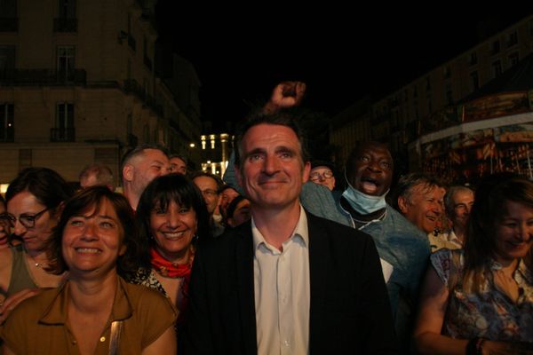 Le maire de Grenoble Eric Piolle au soir de sa réélection, le 28 juin 2020, et son ancienne première adjointe Elisa Martin (à gauche).