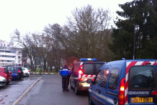 La gendarmerie a repris ses investigations ce matins sur le campus.