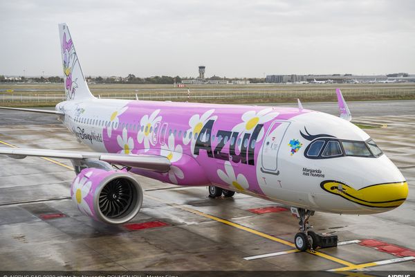 Airbus a dévoilé un A320 à l'effigie du personnage de Disney, Daisy Duck.