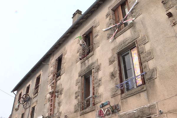 Inhabitées, plusieurs maisons des villages de La Villedieu et Royère-de-Vassivière sont actuellement occupées illégalement