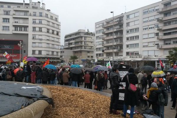 300 personnes contre l'état d'urgence et pour l'abandon du projet de déchéance de nationalité