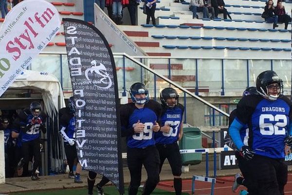 Poitiers aussi a son superbowl : les dragons poitevins ont affronté hier soir les phénix de Limoges