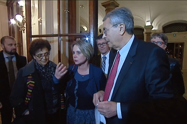 Cécile Cukierman dimanche soir, en préfecture du Rhône, aux côtés de Jean-Jack Queyranne - 6/12/15