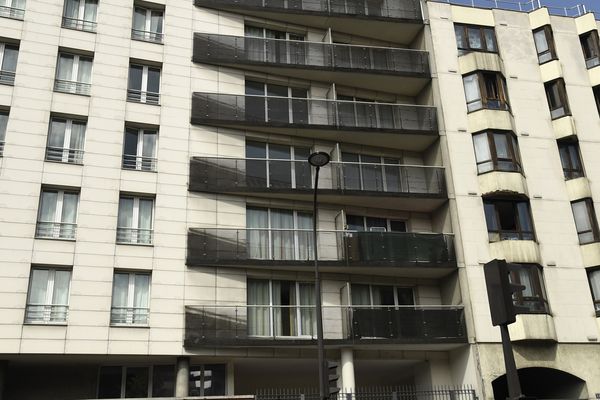 Immeuble où Mamoudou Gassama a sauvé l'enfant de 4 ans tombé de son balcon à Paris.