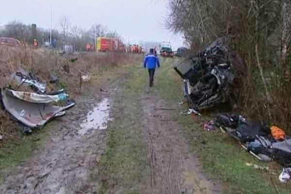 La collision s'est produite à un passage à niveau. 