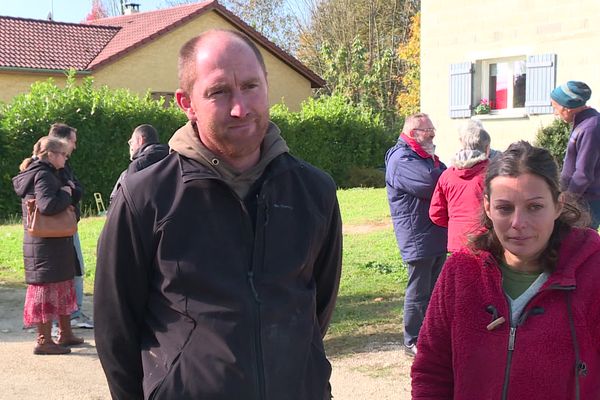 Wilfried &Amandine Gagneux maraîchers bio, La Ferme des 4 Saisons, ont découvert très émus l'existence d'une cagnotte pour les aider à faire face suite au vol de 4000 courges dont ils ont été victimes début octobre