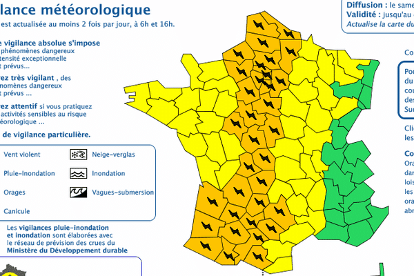 37 départements sont actuellement placés en vigilance orange, pour de violents orages qui devraient gagner le Limousin en fin d'après-midi.