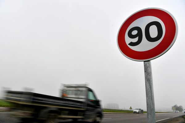 La D906, entre Chalon et Tournus, limitée à 90 km/h (décembre 2021)