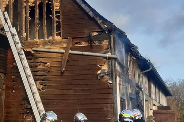 Un homme de 89 ans est mort dans l'incendie de son atelier à Beuzeville (Eure) le 30 décembre 2023.