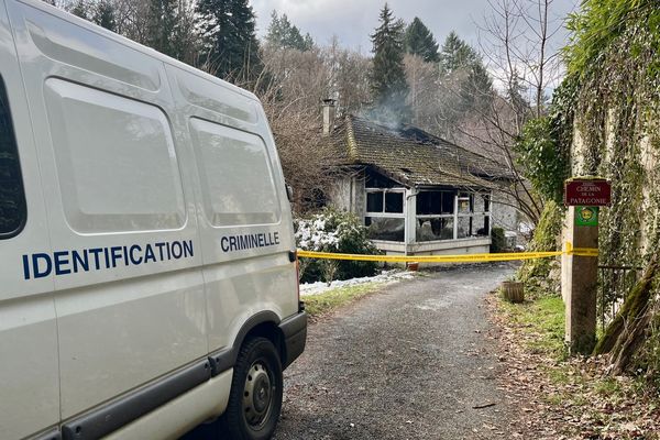 Intervention de pompiers de Corrèze dans un incendie qui a fait une victime à Favars - 22/01/23 -