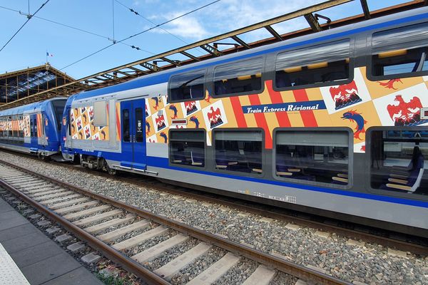 TER en gare de Marseille Saint-Charles, septembre 2021