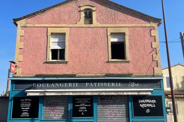 La boulangerie l'Arto à Avignon a été en partie détruite dans la nuit de mardi à mercredi, la piste criminelle est privilégiée.