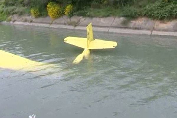 Un avion du même type était tombé dans le canal en juin dernier