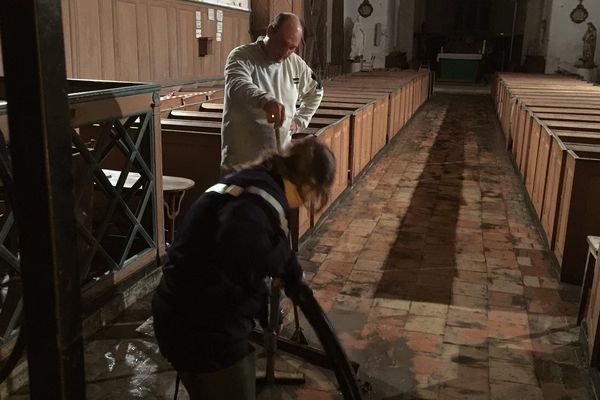 L'église de Concressault, dans le Che, a été inondée cette nuit.