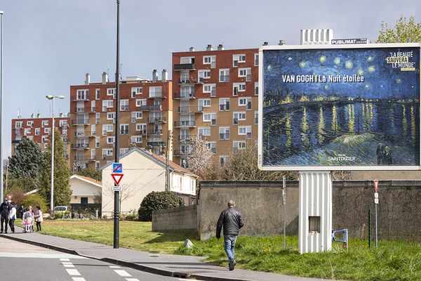 Quand les œuvres d'art s'affichent sur les panneaux publicitaires, c'est l'opération "La beauté sauvera le monde"