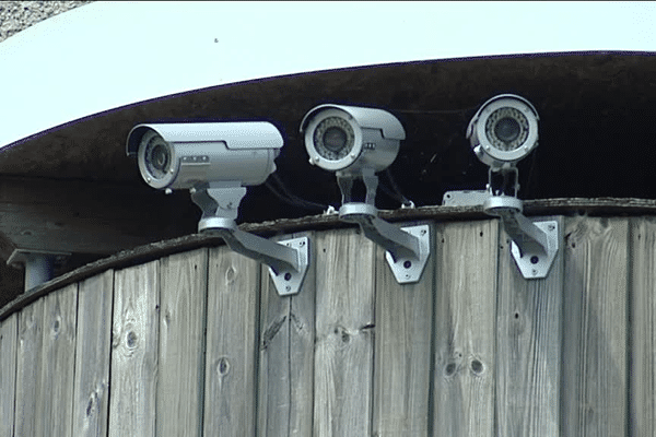 Dix caméras de surveillance installées dans le lycée