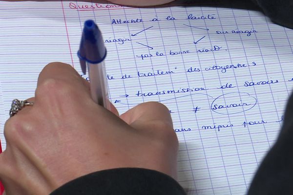 Les enseignants contractuels préparent leur rentrée des classes.