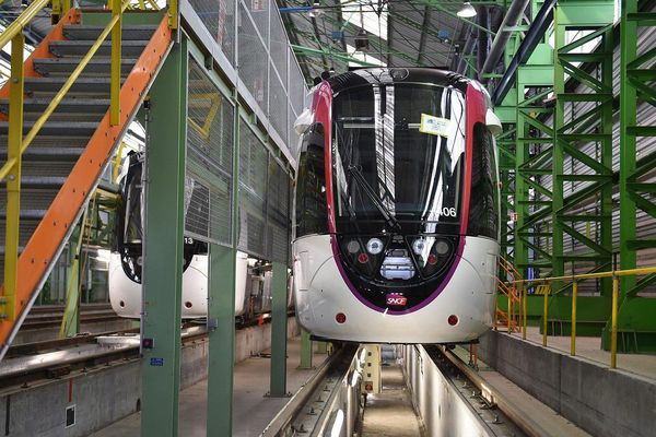 Le tram-train nouvelle génération d'Alstom Petite-Forêt capable de circuler sur les réseaux urbains comme sur les lignes régionales 