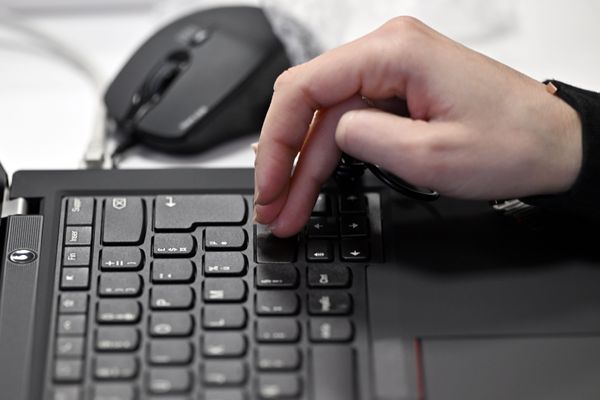 Des anciens alternants dénoncent les pratiques d'une ancienne entreprise de communication de la métropole de Rouen.