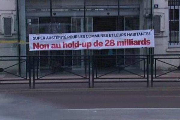 La fronde s'intensifie contre la baisse des dotations de l'Etat