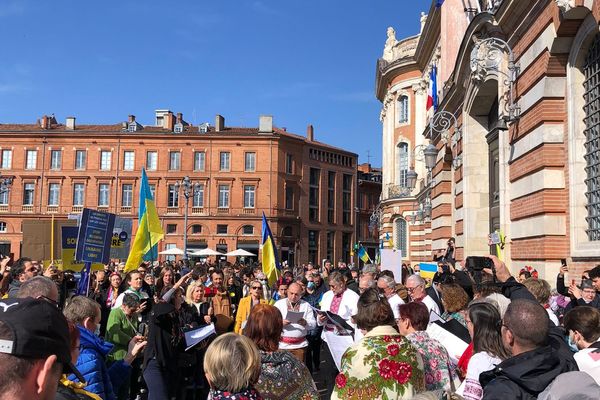 Les associations tentent maintenant d'organiser des collectes de dons destinés aux Ukrainiens dans le besoin.