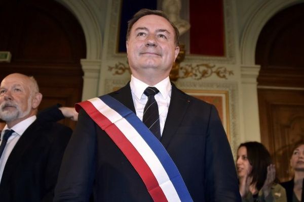 Jean-Luc Moudenc retrouve l'écharpe de maire qu'il avait porté de 2004 à 2008