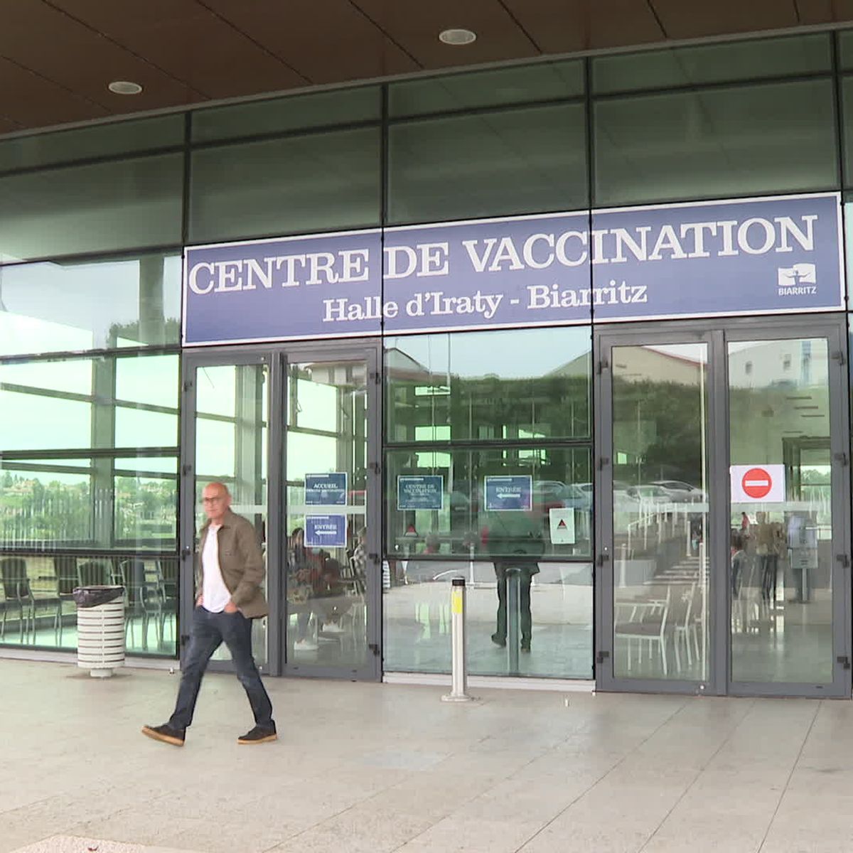 Pays Basque Des Espagnols Essaient De Se Faire Vacciner Contre La Covid 19 En France