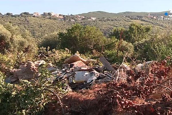 Les maires corses connaissent le combat, parfois solitaire, contre les décharges sauvages.