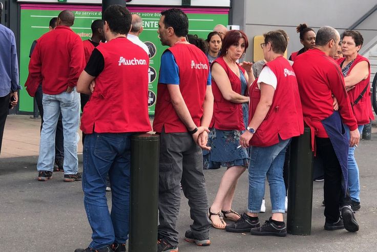 Seine Saint Denis Les Salaries Du Magasin Auchan Villetaneuse Craignent Pour Leur Emploi