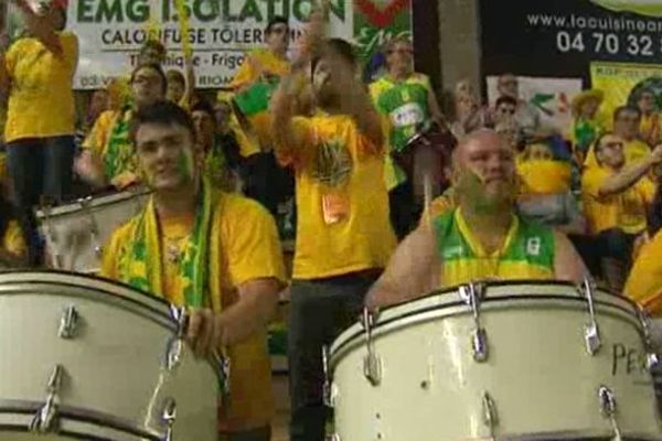 Ambiance de folie pour cette demi-finale contre Chartres. Le public sera l'un des carburants de la JAV dans sa finale contre Blois.