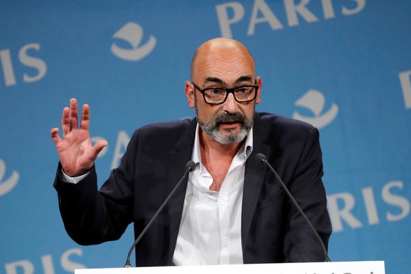 Philippe Bouyssou, maire PCF d'Ivry-sur-Seine, veut alerter sur les difficultés du service public.