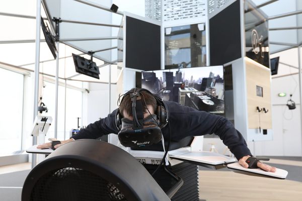 Un espace dédié à la réalité virtuelle au MK2 Bibliothèque, à Paris.